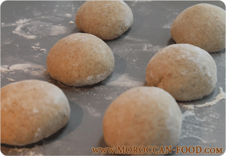 Moroccan pita recipe - mkhamer - batbout - toghrift - matlou Moroccan pita recipe - mkhamer - batbout - toghrift - matlou
