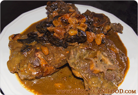 maassel tajine - Lamb tajine with prunes and almonds